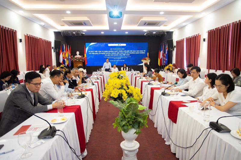 Hội thảo khoa học về phát triển mới đối với khu vực kinh tế có vốn đầu tư nước ngoài. 
