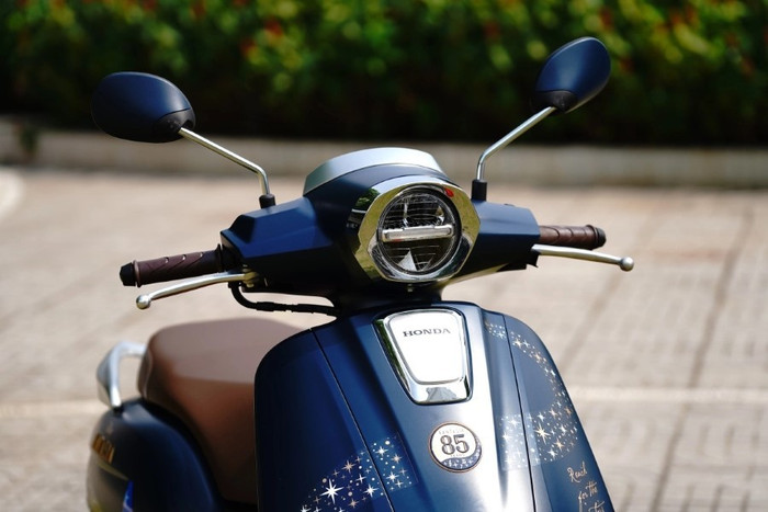 Honda Giorno Disney Fantasia lên kệ tại Việt Nam với 10 chiếc độc quyền 3 honda-giorno-4
