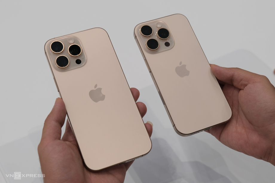 iPhone 16 chính thức lên kệ tại Việt Nam từ 0h đêm nay 2 Màu sắc Vàng Sa Mạc của iPhone 16 Pro và Pro Max nhanh chóng rơi vào tình trạng "cháy hàng"