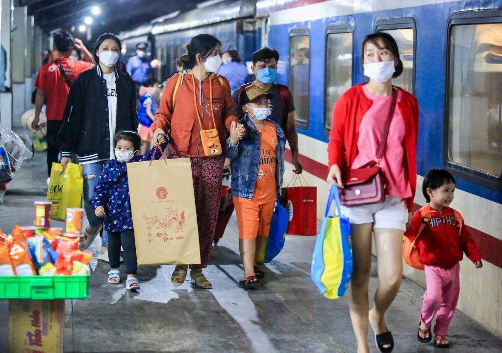 Mùa vé tàu Tết 2025: Hành khách cần lưu ý những gì? 2 Nhằm nâng cao chất lượng dịch vụ, mang đến trải nghiệm tốt hơn cho hành khách, đường sắt thông báo sẽ không có ghế phụ và ghế chuyển đổi trên các chuyến tàu Tết