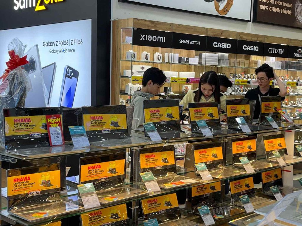 Thế Giới Di Động: Bùng nổ doanh số laptop mùa tựu trường 2 TGDĐ tích hợp thêm Office bản quyền 1 năm và 1TB lưu trữ OneDrive miễn phí cho tất cả laptop bán ra