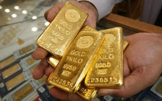 dự báo rằng giá vàng có thể lên tới 2.700 USD/ounce trong những tháng cuối năm