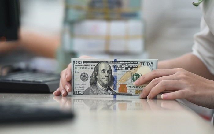 Giá USD ngân hàng tăng mạnh, chạm mức kịch trần trong ngày 22/10 2 giá usd