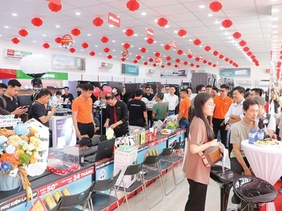 Cổ phiếu bán lẻ bứt phá nhờ tín hiệu tích cực từ tiêu dùng quý III/2024 2 cổ phiểu
