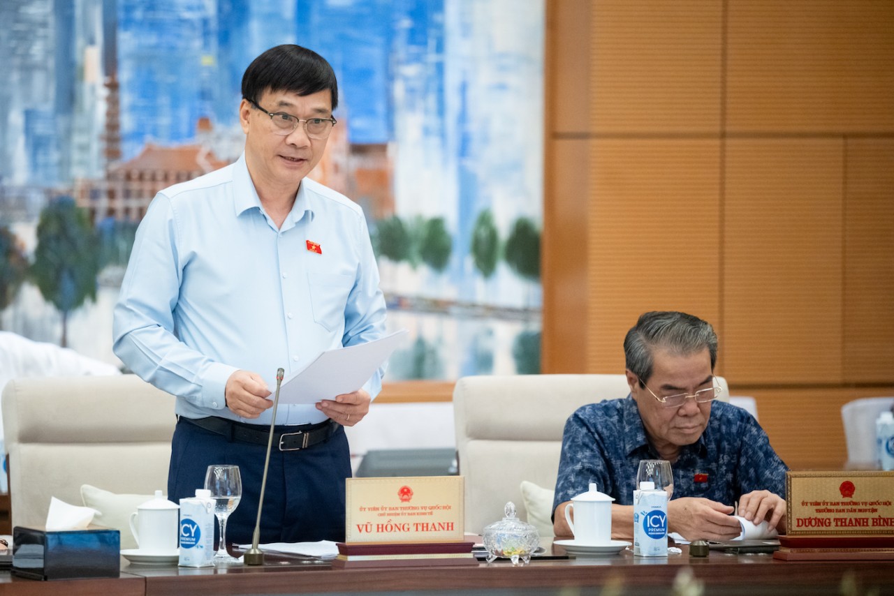 9 tháng năm 2024: Đầu tư công, đầu tư tư đều tăng thấp 2 can-bo-bao-cao-ket-qua-dau-tu