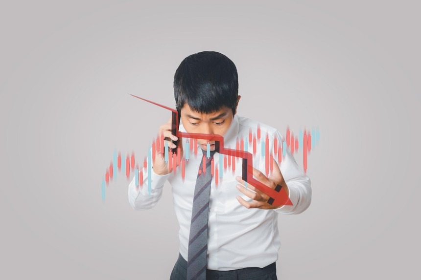 Đầu tư mất kiên nhẫn, VN-Index giảm gần 10 điểm khi áp lực bán tăng mạnh 1 đầu tư
