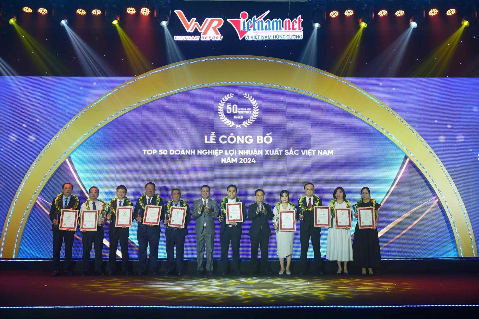 Top 500 doanh nghiệp lợi nhuận tốt nhất đóng góp cho nền kinh tế Việt Nam 2 nhung-doanh-nghiep-nay-co-cac-dai-dien-tieu-bieu-tu-PROFIT500