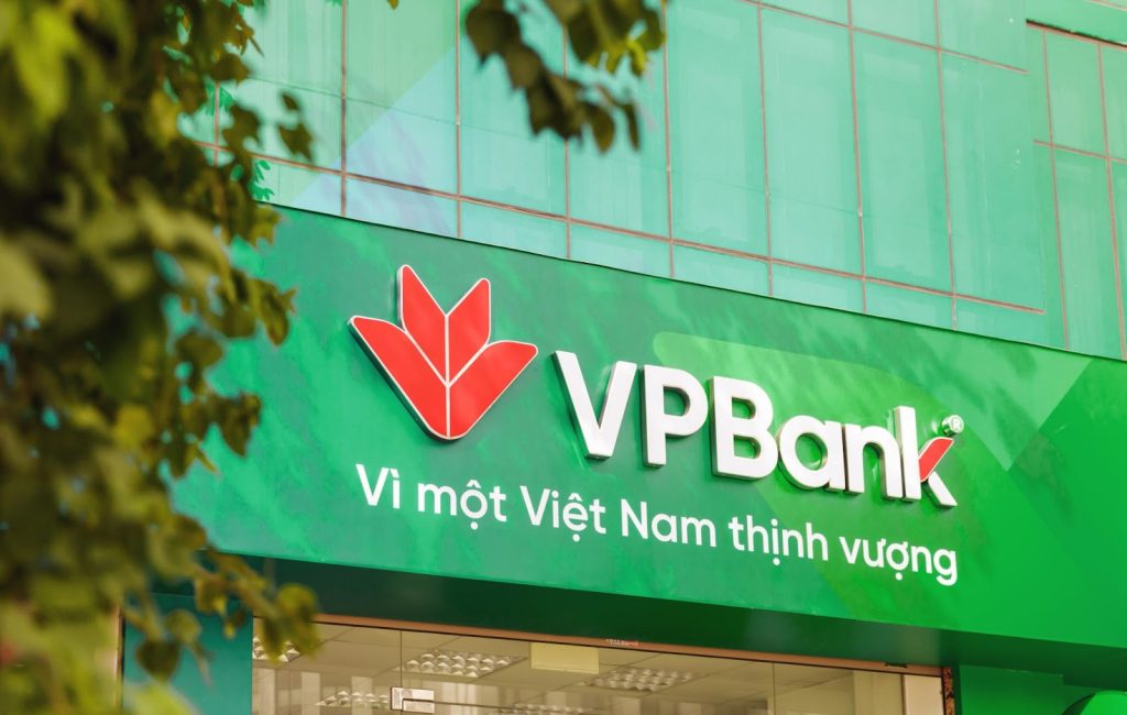 Bí ẩn hai ngân hàng 0 đồng sắp được chuyển giao 2 Bên cạnh Vietcombank và MB, VPBank cũng từng bày tỏ mong muốn tham gia tái cơ cấu ngân hàng 0 đồng