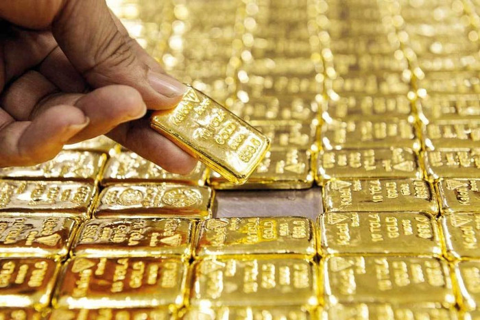 Giá vàng thế giới vụt tăng, hướng tới mốc kỷ lục 2.800 USD