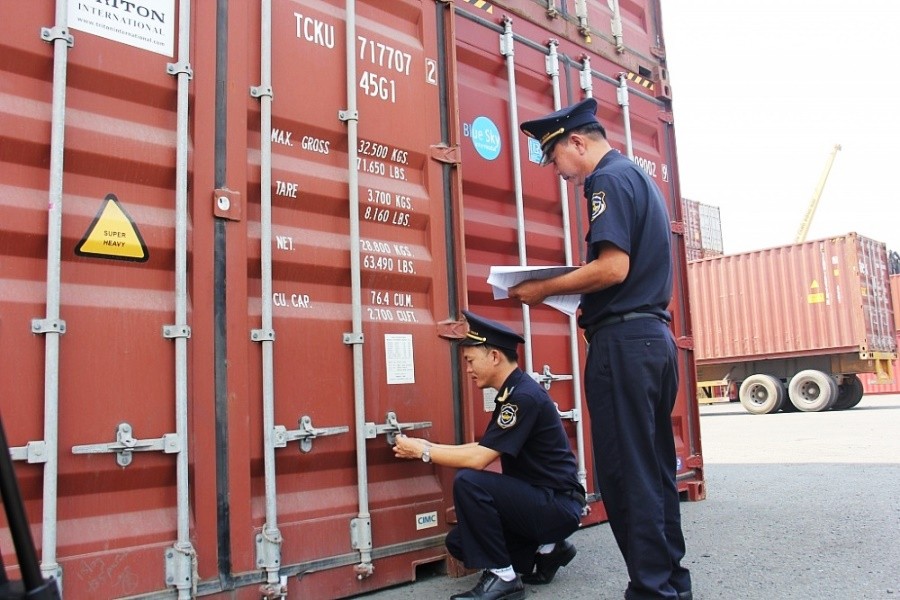 Thu ngân sách xuất nhập khẩu tăng trưởng ấn tượng bất chấp ảnh hưởng thiên tai 1 Tổng thu ngân sách từ hoạt động xuất nhập khẩu trong 9 tháng đầu năm 2024 đạt 306.312 tỷ đồng (Theo báo cáo của Tổng cục hải quan)