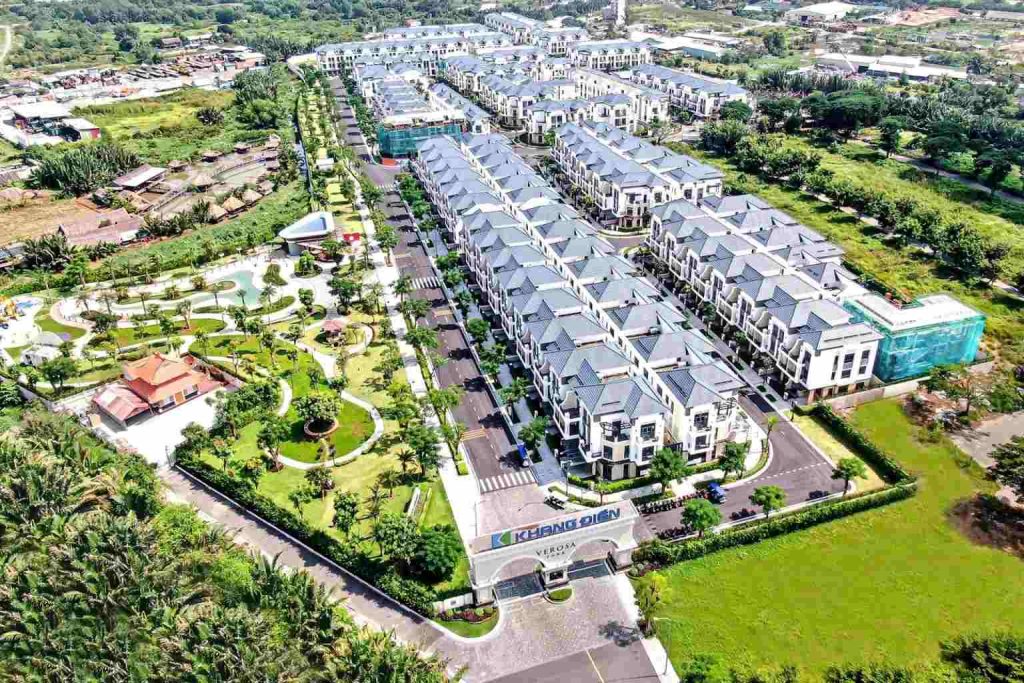 sự ổn định của thị trường tài chính và bất động sản cũng tạo ra niềm tin vững chắc cho các nhà đầu tư.