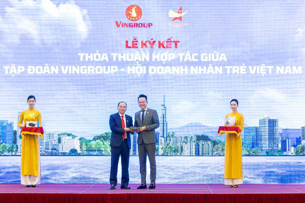 Chiến lược mới của Tập đoàn Vingroup (VIC) trong phát triển hệ sinh thái xe điện 1 doanh-nghiep-kinh-doanh-thi-truong-xe-dien