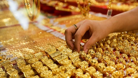 Vàng Nhẫn Lập Đỉnh Mới, Vượt Mốc 84 Triệu Đồng/Lượng 1 gia-vang-nhan-lap-dinh