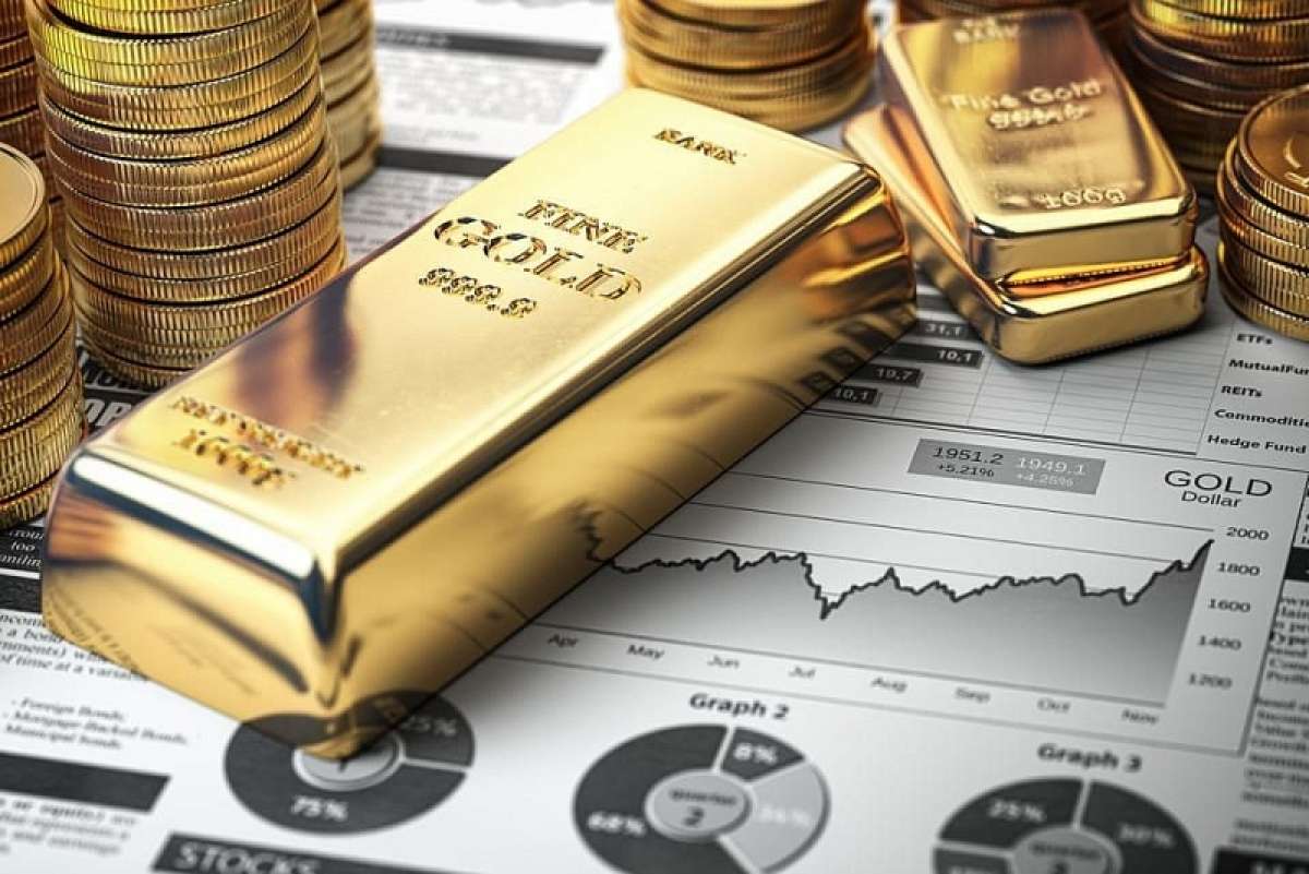 Giá vàng thế giới lập đỉnh mới, lần đầu vượt mốc 2.700 USD/ounce