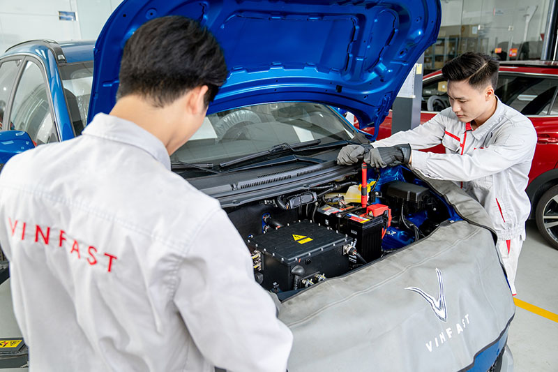 VinFast bắt tay CarOn triển khai chuỗi xưởng dịch vụ xe điện toàn quốc 3 vinfast và caron