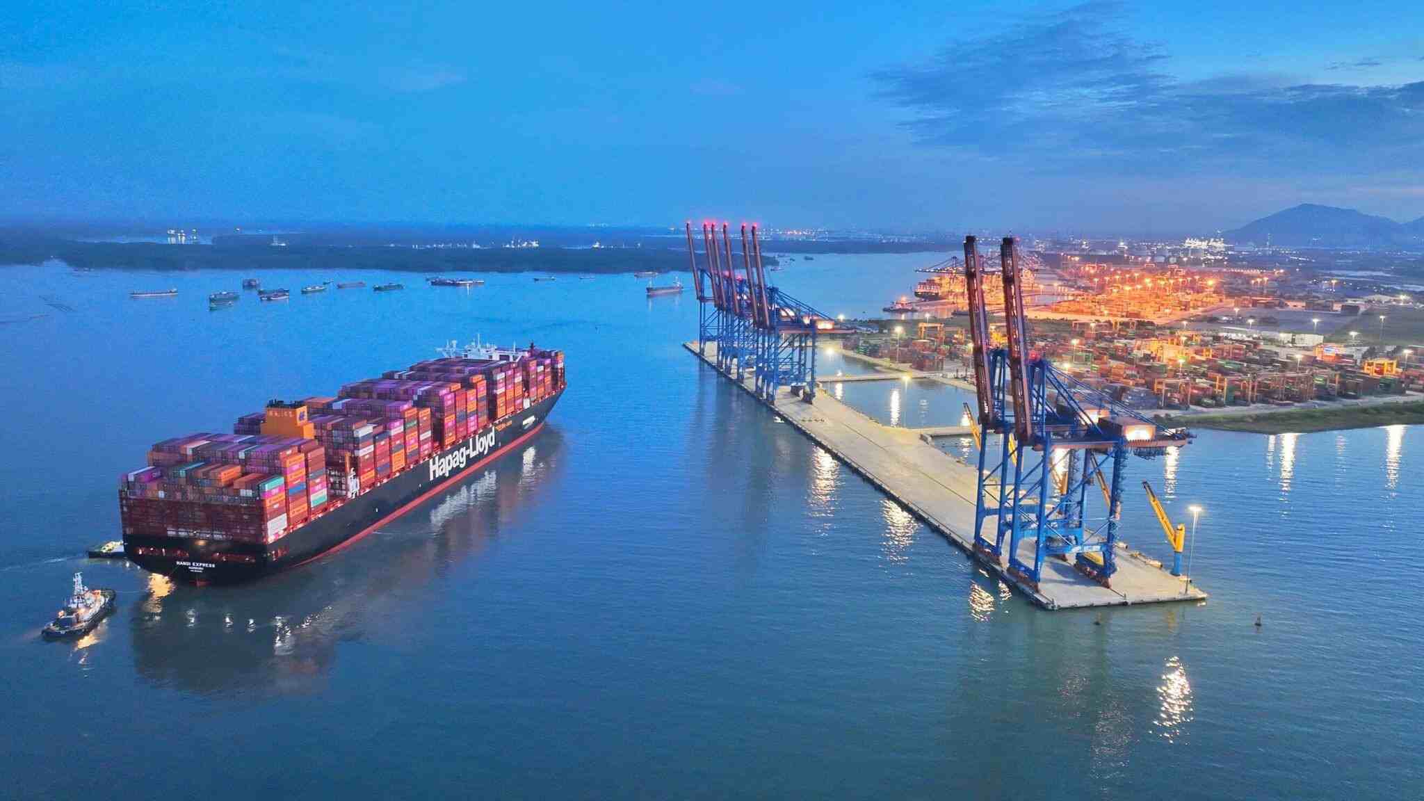 Cảng biển đón mùa xuất nhập khẩu cuối năm 1 xuất nhập khẩu