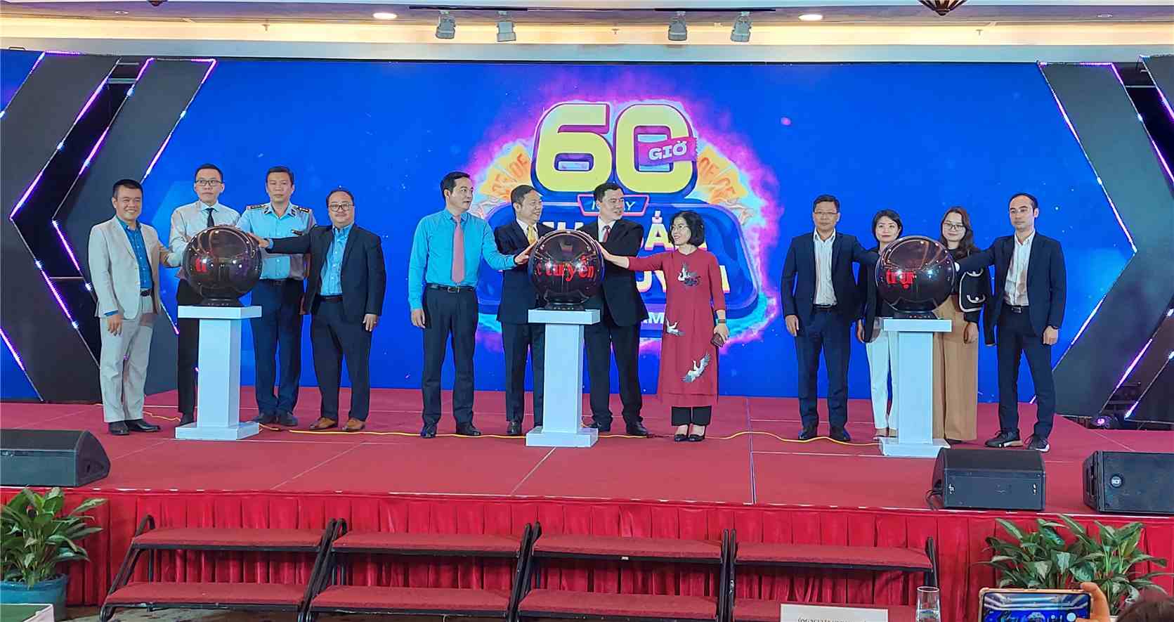 Thương mại điện tử: Sức mạnh mới giúp hàng Việt chinh phục thị trường 1 toạ đàm về thương mại điện tử