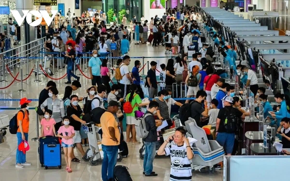 Vé máy bay Tết 2025: Gần 7 triệu ghế được cung ứng, nhiều đường bay "cháy vé" 1 vé máy bay
