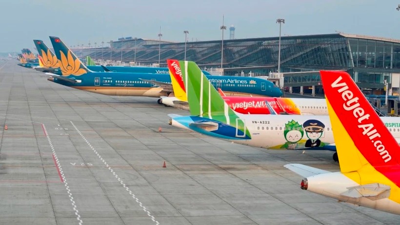 Vé máy bay cao điểm Tết 2025: Giá tăng cao, nhiều đường bay kín chỗ 3 vé máy bay