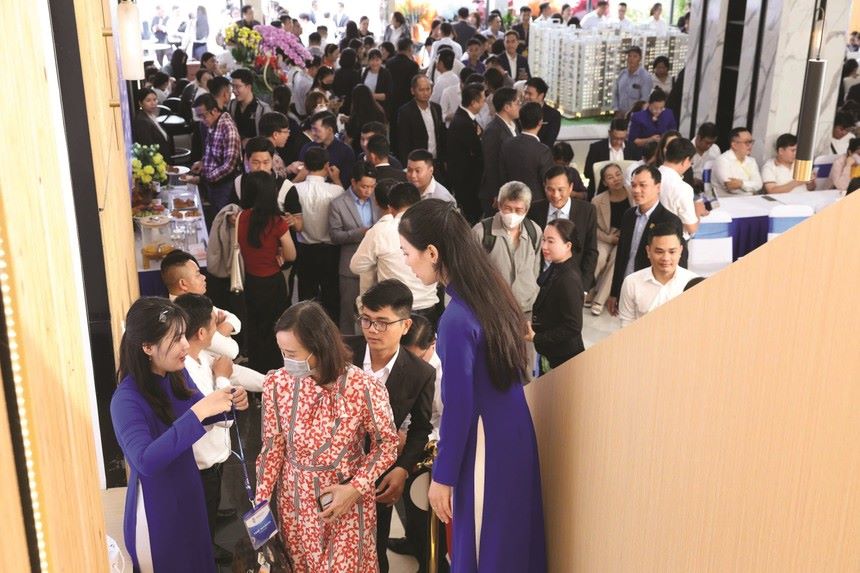Doanh nghiệp nhà đất phía Nam tăng tốc bán hàng cuối năm 2024, lo ngại sức mua yếu 1 nhà đất