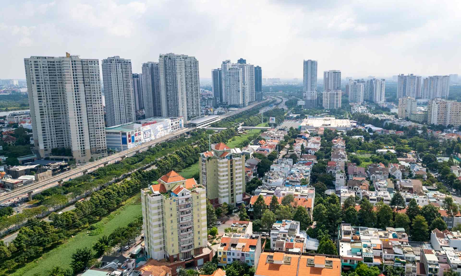 Đất nền vùng ven lên ngôi: Giá chung cư TP.HCM chạm mốc 68 triệu đồng/m2