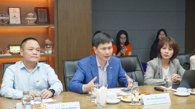 Giải pháp quản trị doanh nghiệp top 10 thế giới đã có mặt tại Việt Nam 3 Ông Chu Khánh Hòa - Giám đốc Khối Toàn cầu FPT IS chia sẻ tại sự kiện ký kết hợp tác. Ảnh: CafeF