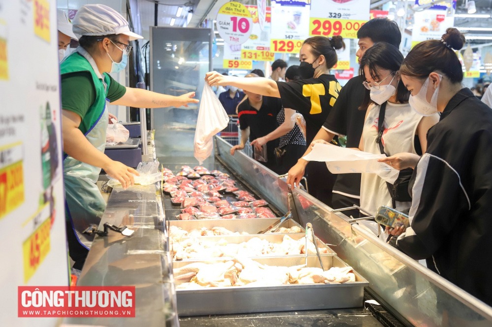 Ổn định thị trường Tết: Không lo thiếu hàng, sốt giá 2 Tổng mức bán lẻ hàng hóa và doanh thu dịch vụ tiêu dùng thị trường 10 tháng năm 2024 ước đạt 5.246,2 nghìn tỷ đồng, tăng 8,5% so với cùng kỳ năm 2023