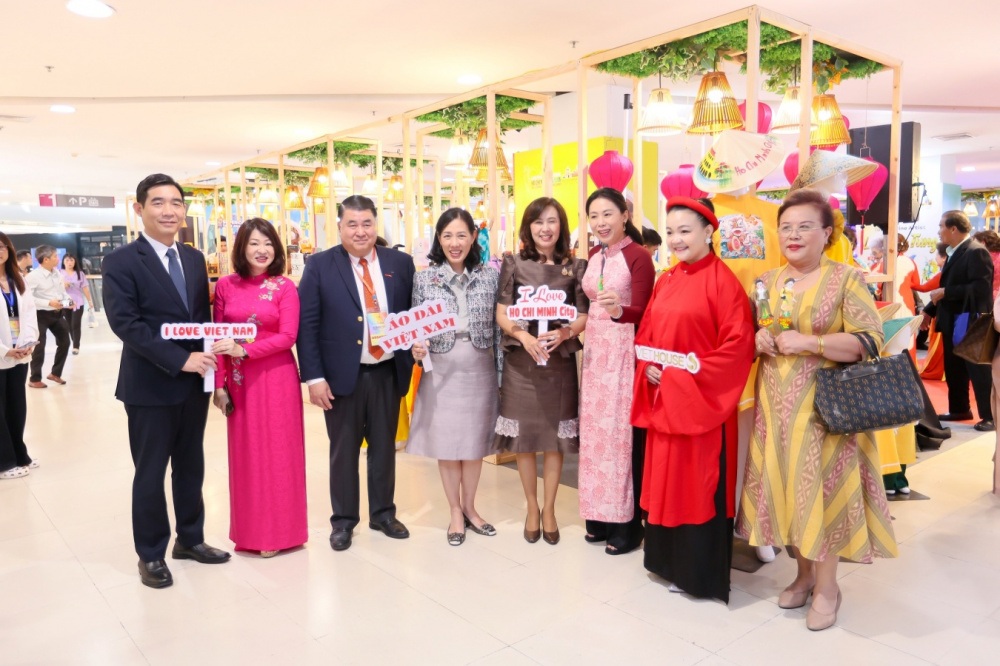 Central Retail đưa hàng Việt Nam chinh phục thị trường Thái Lan tại Udon Thani 3 Tuần hàng Việt Nam tại Udon Thani, Thái LAn được kỳ vọng sẽ tiếp tục phát huy vai trò quan trọng trong việc hỗ trợ doanh nghiệp Việt mở rộng thị trường