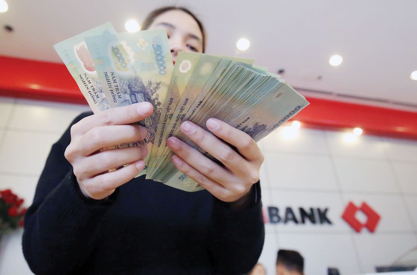 Sự chênh lệch huy động vốn và tăng trưởng tín dụng đang bị áp lực 1 Sự áp lực trong việc huy động vốn cho tăng trưởng tín dụng
