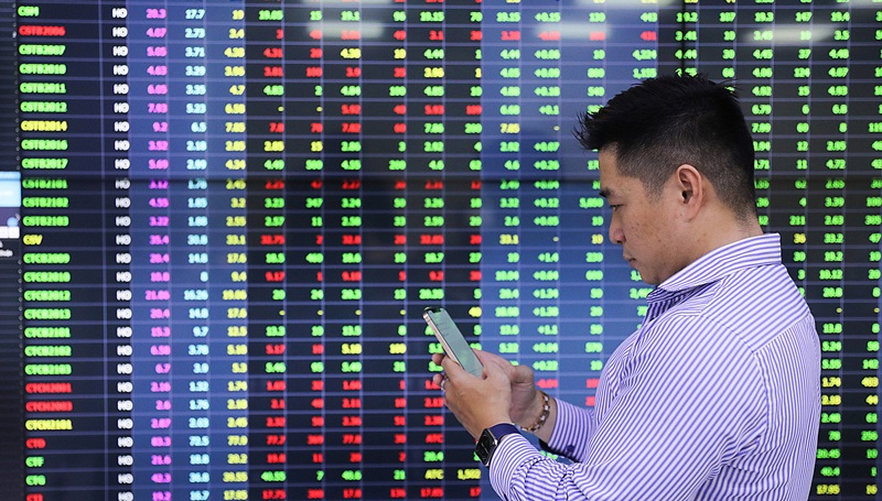 Dòng tiền chững lại, thị trường chứng khoán giảm điểm mạnh vào chiều 7/11 1 Thị trường chứng khoán giảm điểm khi chốt phiên hôm nay