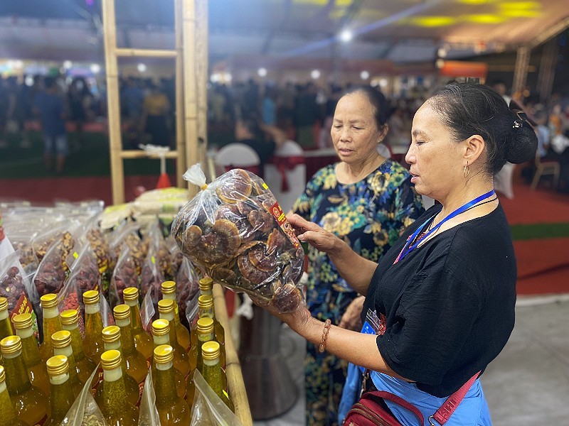 Hà Nội bùng nổ tháng khuyến mại 2024 thúc đẩy tiêu dùng hiệu quả 2 Hà Nội kích cầu tiêu dùng với tháng khuyến mại năm 2024