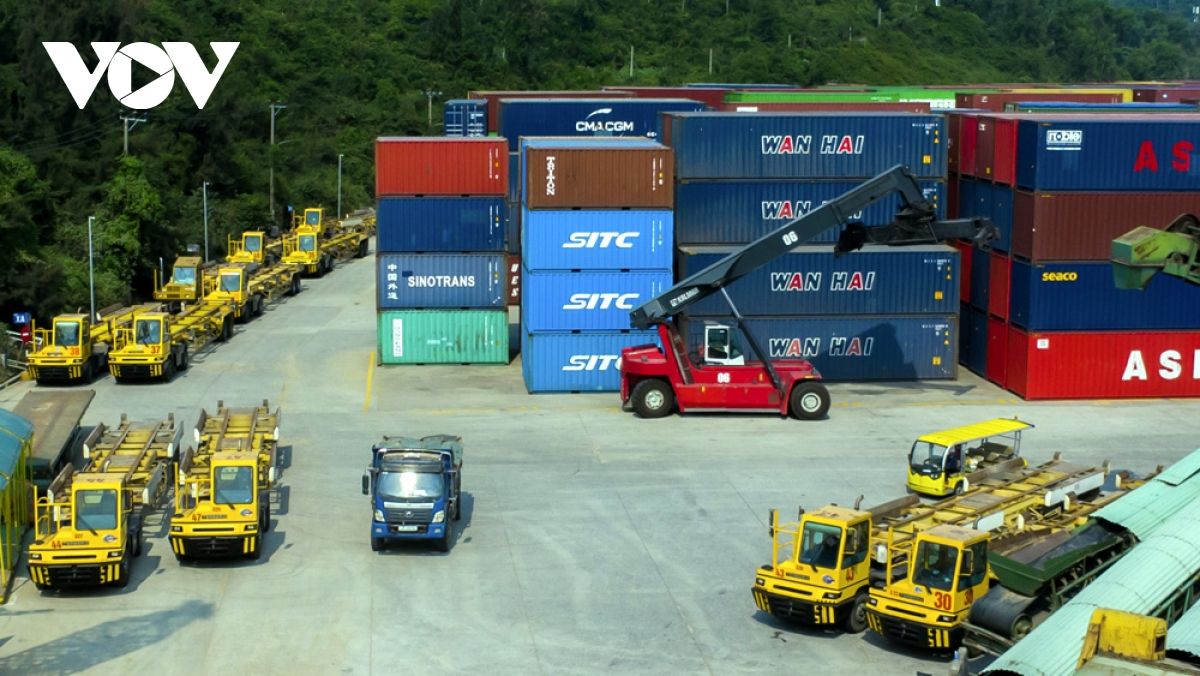 Chuyển đổi số: Chìa khóa bứt phá cho ngành logistics Việt Nam giai đoạn 2024 - 2025 1 Logistics Việt Nam cần chuyển đổi số