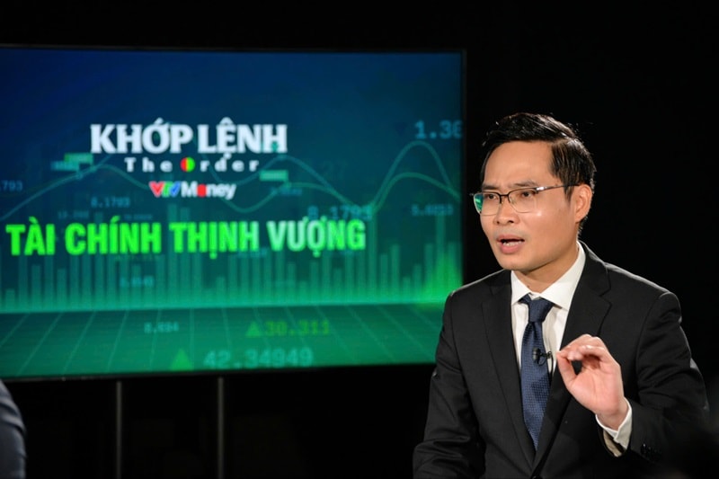 Cơ hội cho nhà đầu tư khi thị trường chứng khoán giảm về vùng 1.200 điểm 2 Giám đốc kinh doanh số VPBankS chia sẻ phương pháp "bắt đáy"