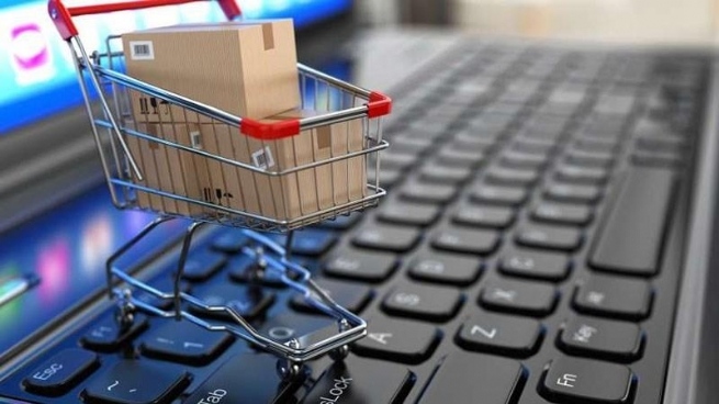 Rủi ro tiềm ẩn khi mua sắm trên sàn thương mại điện tử không hợp pháp 1 Mua sắm trên sàn thương mại điện tử bất hợp pháp