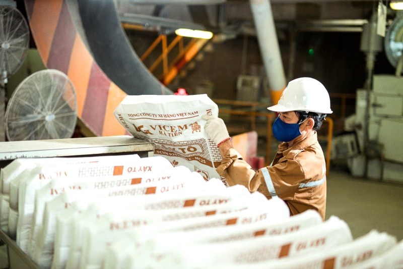 Thúc đẩy tín dụng xanh trong xuất khẩu: Động lực cho phát triển bền vững 2 giải pháp thúc đẩy tín dụng xanh trong xuất khẩu