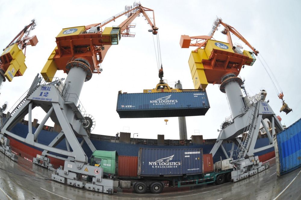 Hoạt động thương mại của Việt Nam ngày càng phát triển mạnh mẽ 1 xuất nhập khẩu tiếp tục là điểm sáng của kinh tế Việt Nam