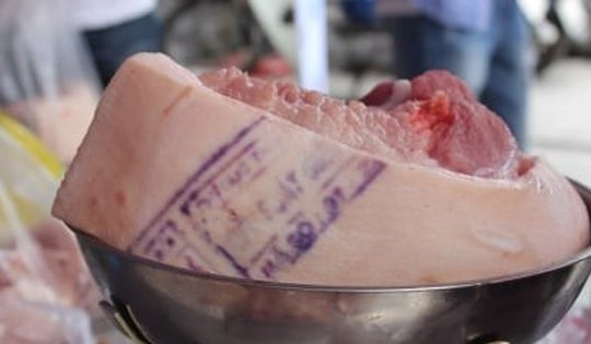 Giá thịt lợn lập đỉnh 68.000 đồng/kg, dự báo tiếp tục tăng trước Tết Ất Tỵ 2 giá thịt lợn