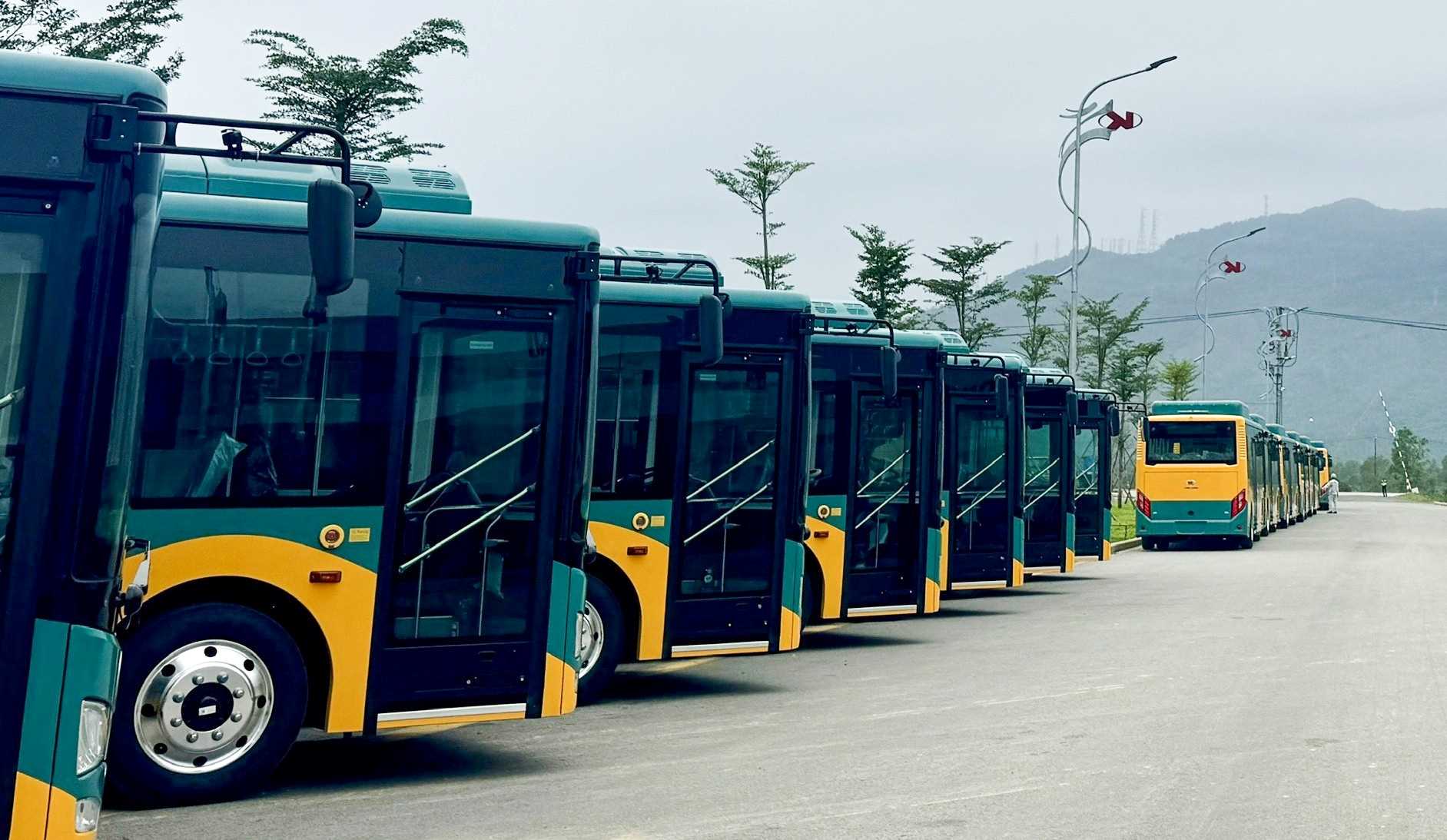 Xe Buýt Gom: 17 Tuyến Và 150 Phương Tiện Sẵn Sàng Kết Nối Metro Số 1 3 xe buýt