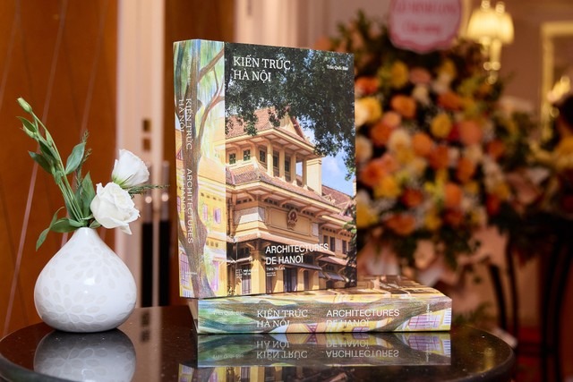 Hà Nội qua lăng kính kiến trúc: Cuốn sách song ngữ tôn vinh di sản ngàn năm 2 Hà Nội