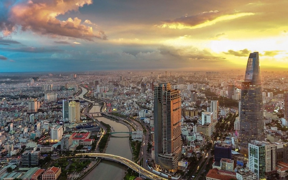 Việt Nam năm 2024: Vượt bão ngoạn mục và những bước tiến mới trong hội nhập kinh tế