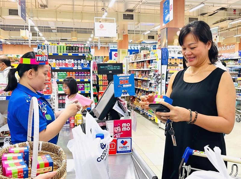 Tiêu dùng cuối năm tăng cao: Hơn 100 doanh nghiệp tham gia kích cầu tại TP.HCM 3 tiêu dùng