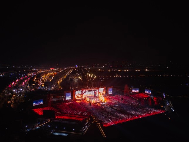 Tại sao các concert “Anh trai” tiêu tốn hàng trăm tỉ để tổ chức? 3 concert "Anh trai"