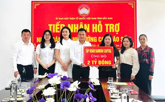 Nguyễn Hồ Nam - Doanh nhân dẫn dắt Bamboo Capital vươn tầm quốc tế với ESG 3 Bamboo Capital hỗ trợ 2 tỷ đồng cho người dân miền Bắc sau cơn bão YAGI. Ảnh: Báo Quân đội nhân dân