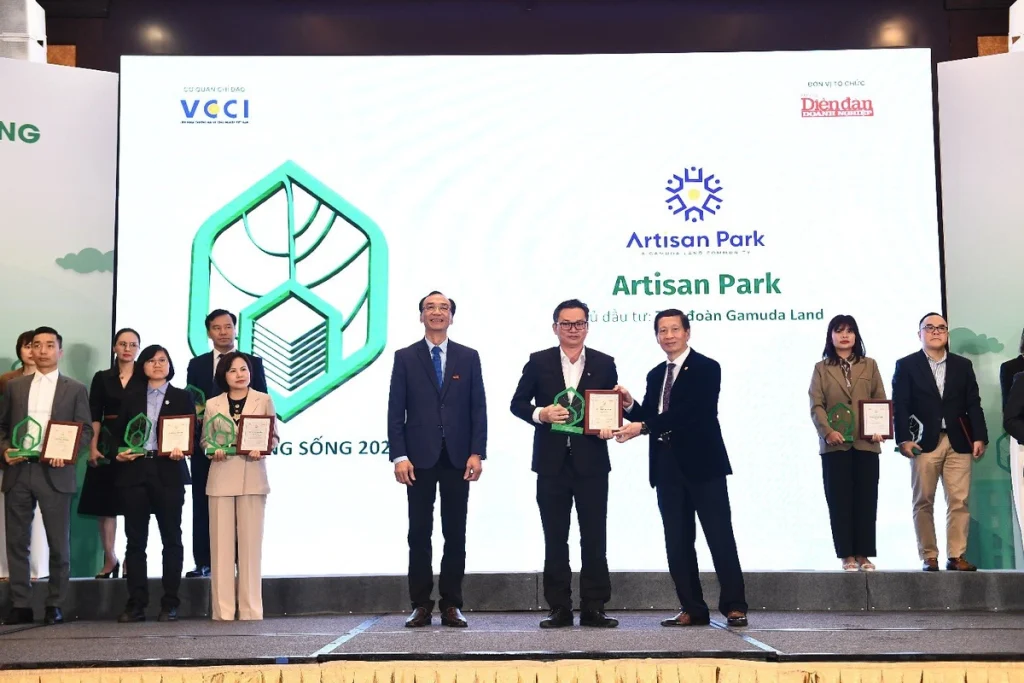 Gamuda Land ghi dấu ấn với Artisan Park - "Dự án đáng sống 2024" 1 Dự án Artisan Park của Gamuda Land được vinh danh giải thưởng “Dự án đáng sống 2024”. Ảnh: Báo Tuổi Trẻ