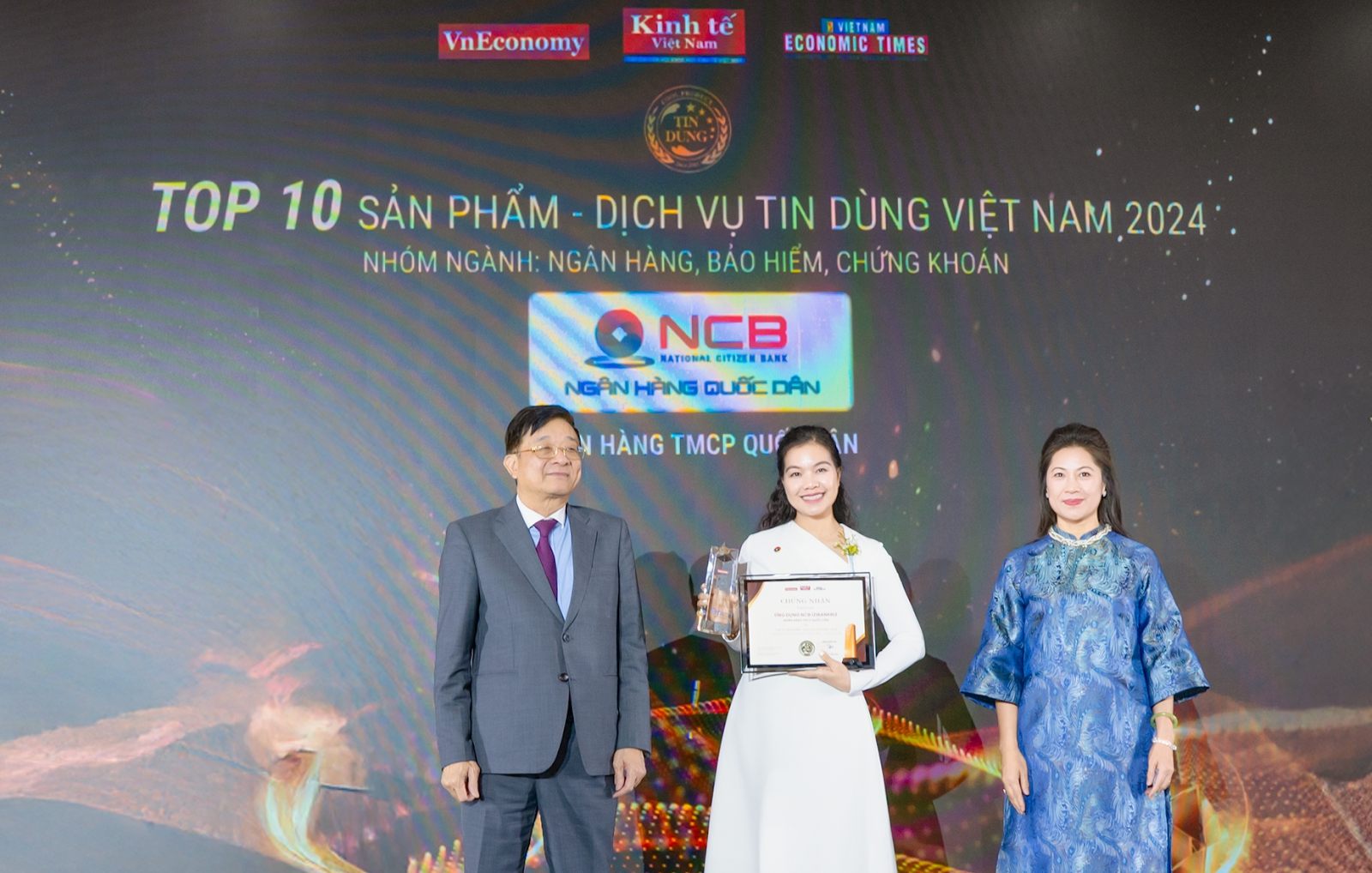 Ngân hàng NCB lập "cú đúp": Tăng vốn thành công, iziBankbiz vinh danh top 10 3 NCB đạt top 10