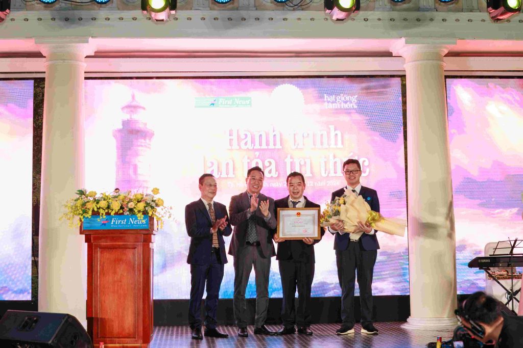 Hành trình 30 năm First News gieo "Hạt giống tâm hồn" cho triệu người Việt 3 Năm 2002, First News tạo nên một “cú hích” lớn trên thị trường sách với dòng sách "Hạt Giống Tâm Hồn". Ảnh: First News
