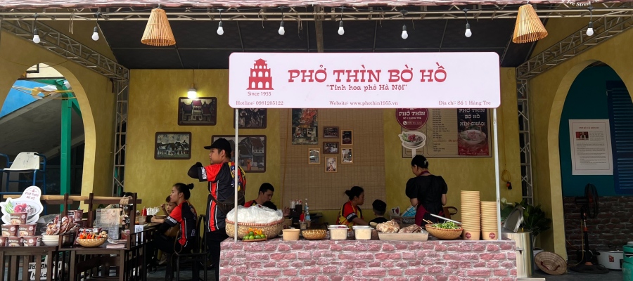 Vietjet bắt tay Masan Consumer: "Cất cánh" cùng hương vị Phở Việt 2 Phở Thìn Bờ Hồ đã trở thành một biểu tượng ẩm thực trong lòng người dân Hà Thành. Ảnh: Phở Thìn Bờ Hồ
