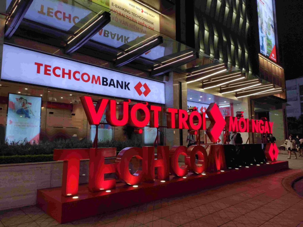 Techcombank vươn lên trở thành ngôi vương mới của làng ngân hàng tư nhân 1 Techcombank là ngân hàng tư nhân hàng đầu Việt Nam với giá trị thương hiệu đạt 1,5 tỷ USD. Ảnh: Techcombank