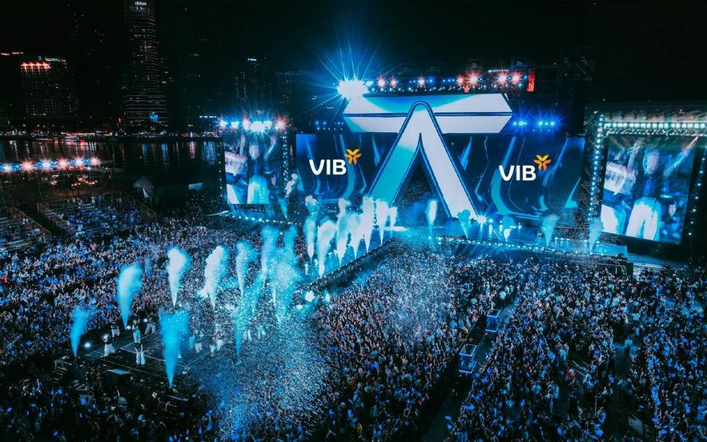 Chiến lược "phễu marketing" giúp VIB chinh phục Gen Z qua "Anh trai say hi" 1 VIB ghi nhận mức tăng trưởng ấn tượng về số lượng thẻ mở mới nhờ chiến dịch marketing bài bản với chương trình “Anh trai say hi”. Ảnh: Thông tấn xã Việt Nam