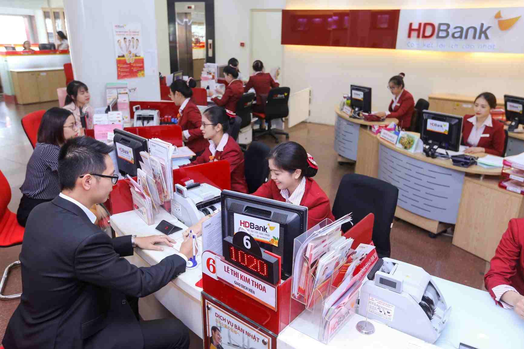 Cổ phiếu ngân hàng: Cơ hội nhận cổ tức khủng từ HDBank, VCB